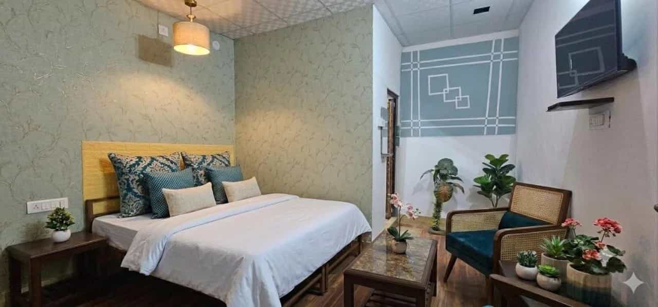 Guest Rooms & Suites 2