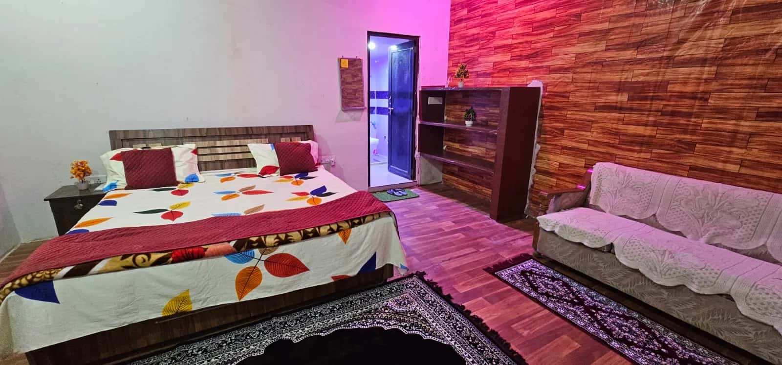 Guest Rooms & Suites 6